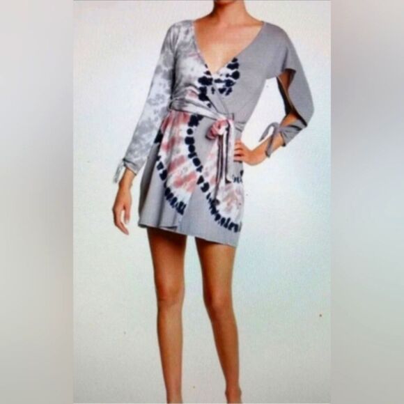 Go Couture cold shoulder long sleeve v-neck wrap front tshirt dress sz S - Picture 1 of 6
